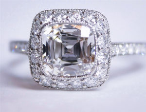 Auction a Diamond Ring